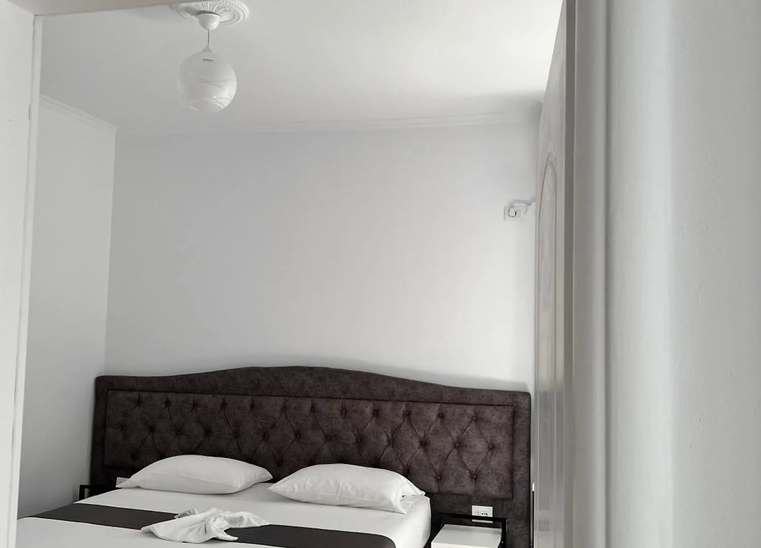 Gjoka Apartments, In Front Of Bougainville Bay Sarandë 0*,