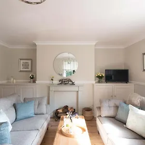 Host & - No 9 By The Park Whitby