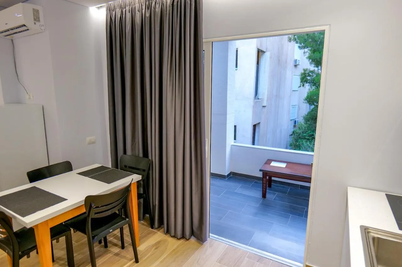 Gjoka Apartments, In Front Of Bougainville Bay Sarandë