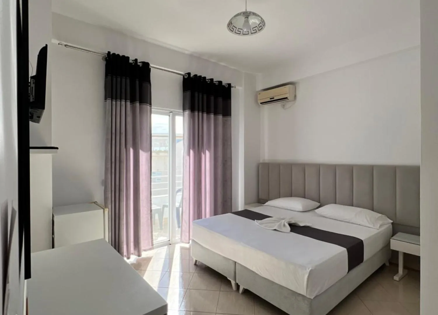 Gjoka Apartments, In Front Of Bougainville Bay Sarandë