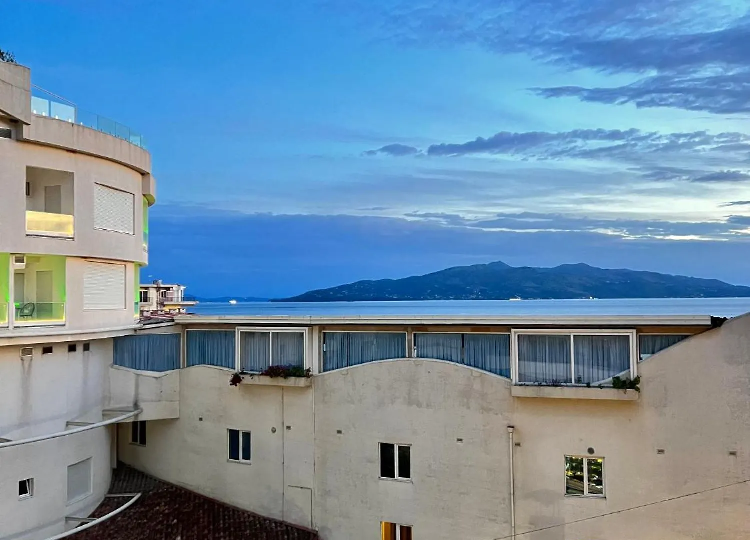 Gjoka Apartments, In Front Of Bougainville Bay Sarandë