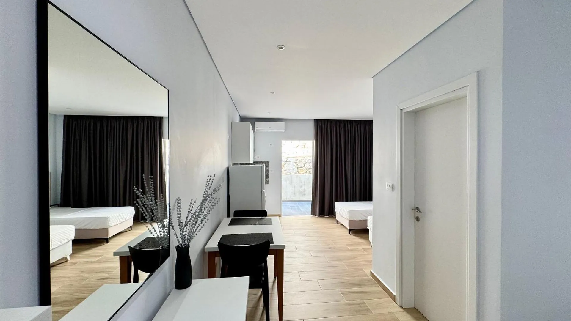Apartament Gjoka Apartments, In Front Of Bougainville Bay Saranda Albania